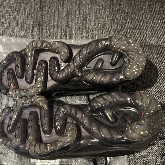 Vapor Max Nike shoes - Picture 3 of 3